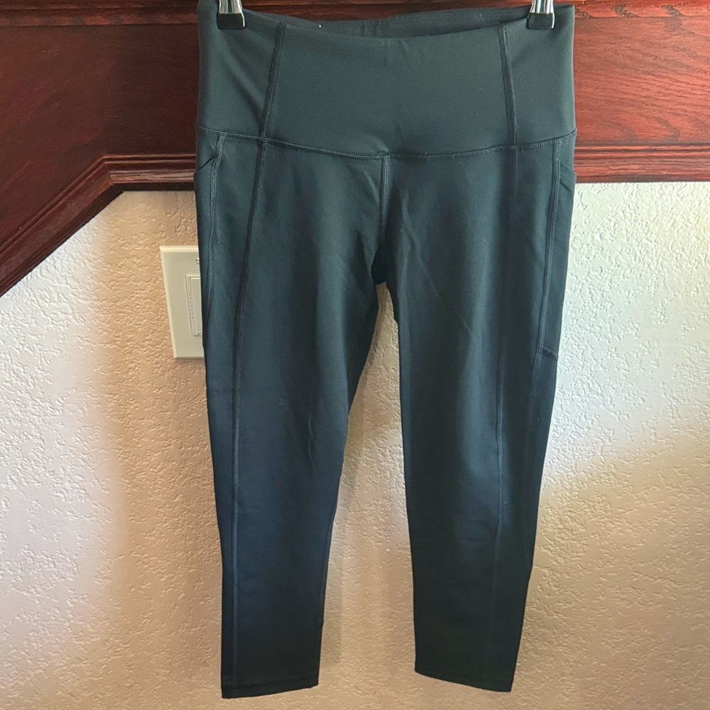 Victoria's Secret Black Sport Leggings Womens Size Small with Cell Phone Pockets